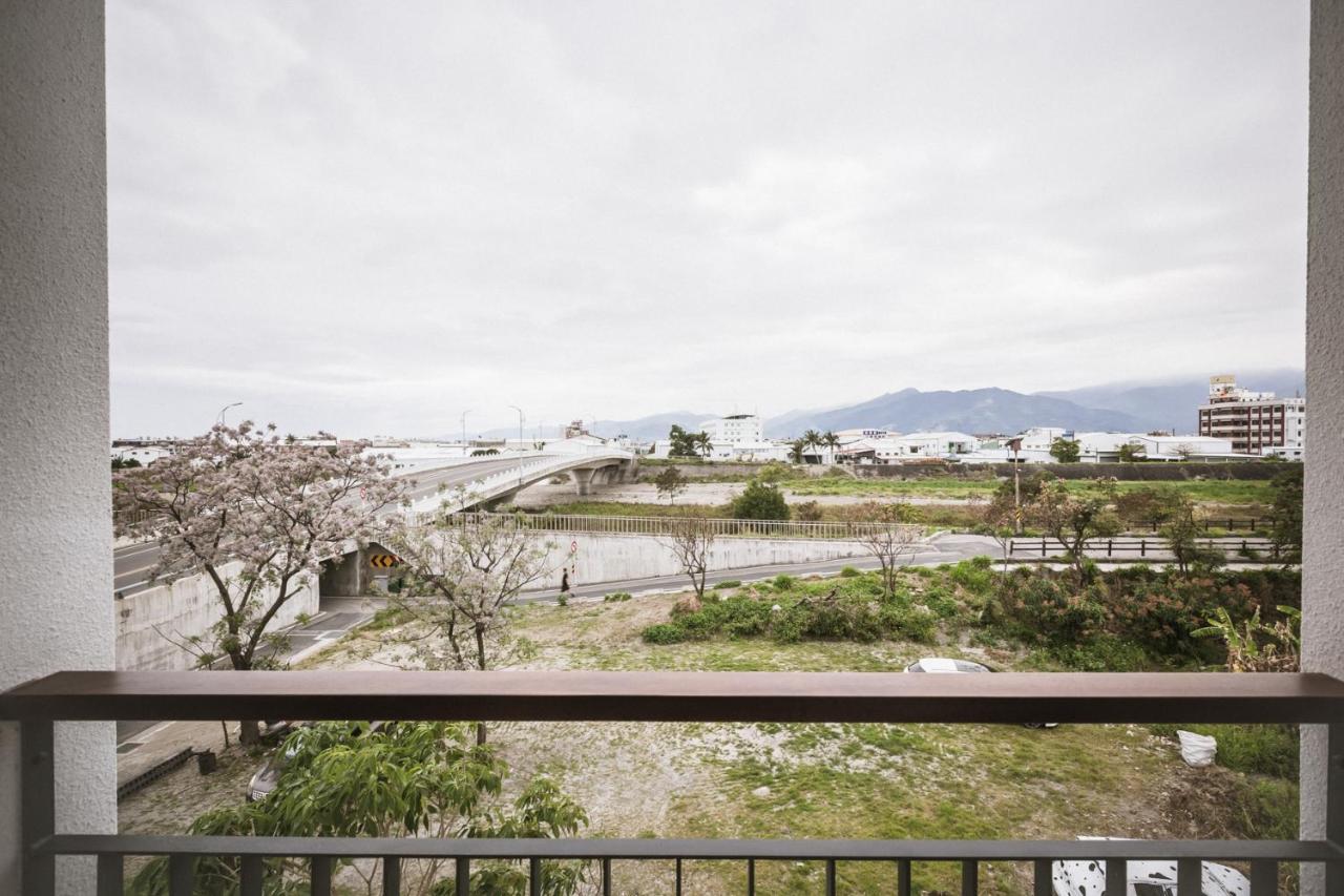 Tiin Tinn - Rivershore B&B T'ai-tung Esterno foto